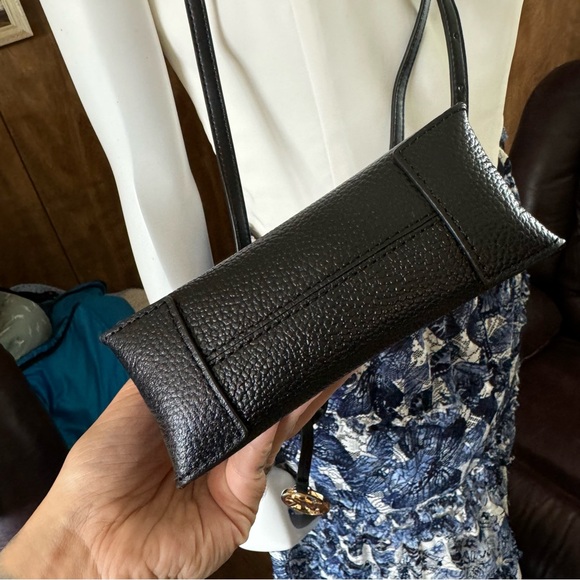 Michael Kors Mercer Extra Small Pebbled Leather Bag - Picture 5 of 9